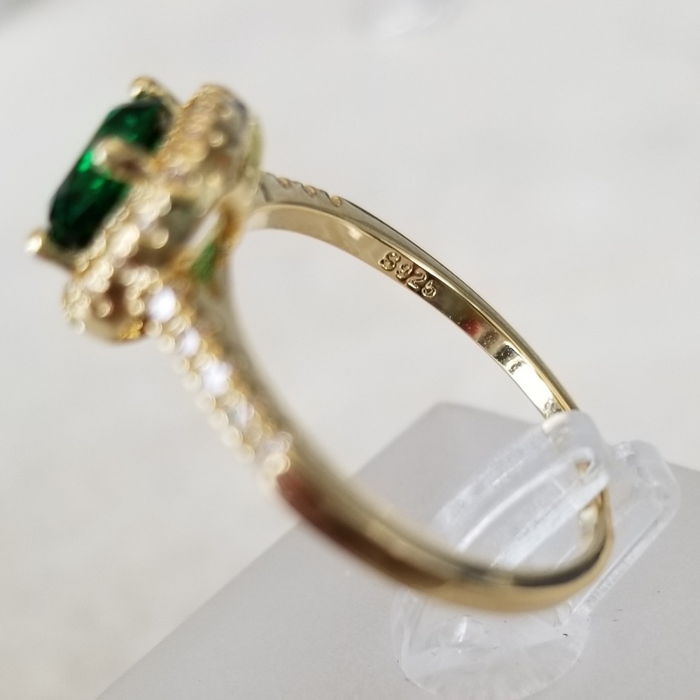 18k Emerald Ring - Picture 6 of 8